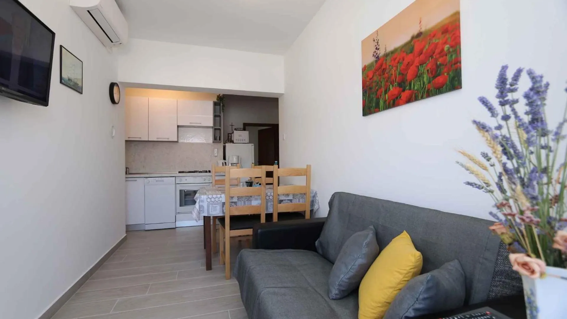 Apartment In Silo/Insel Krk 13440